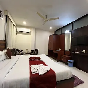 3* Hotel S R Palace